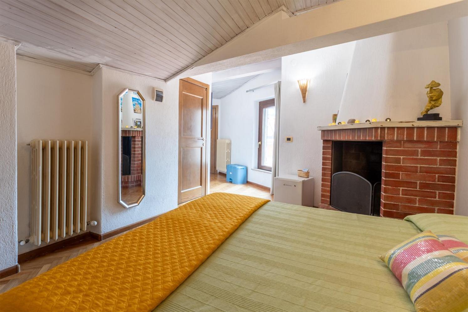 Torricella  Maxi Paradiso - Guest House A Due Passi Dal Lago Trasimeno מראה חיצוני תמונה